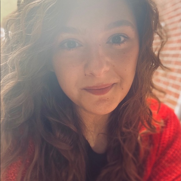 Meet your Posher, Casandra - Picture 1 of 1